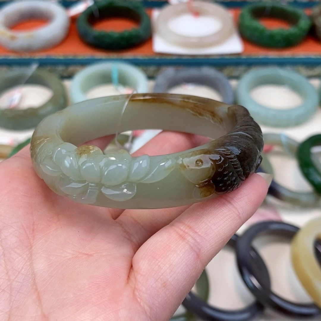 和田玉未镶嵌手镯