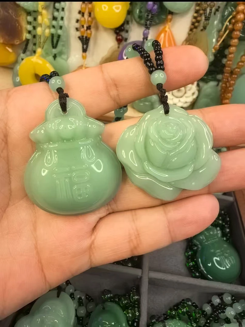 1.浅绿花开富贵加福袋经典百搭款吊坠