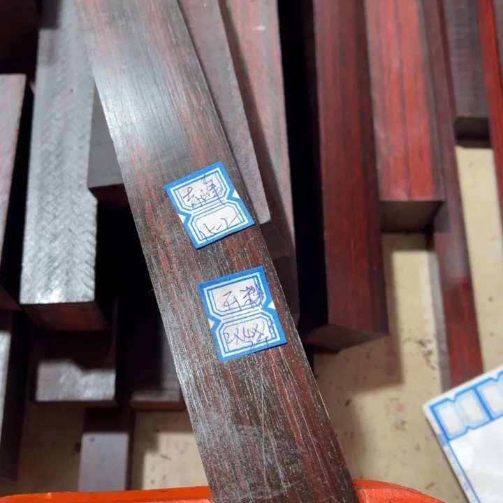 紫檀木类端景台赤****）