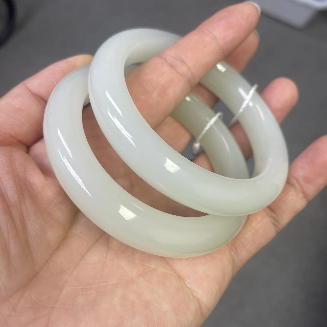 纯天然新疆正宗和田玉镯子手镯平安镯时尚百搭送礼多样性拍一发一