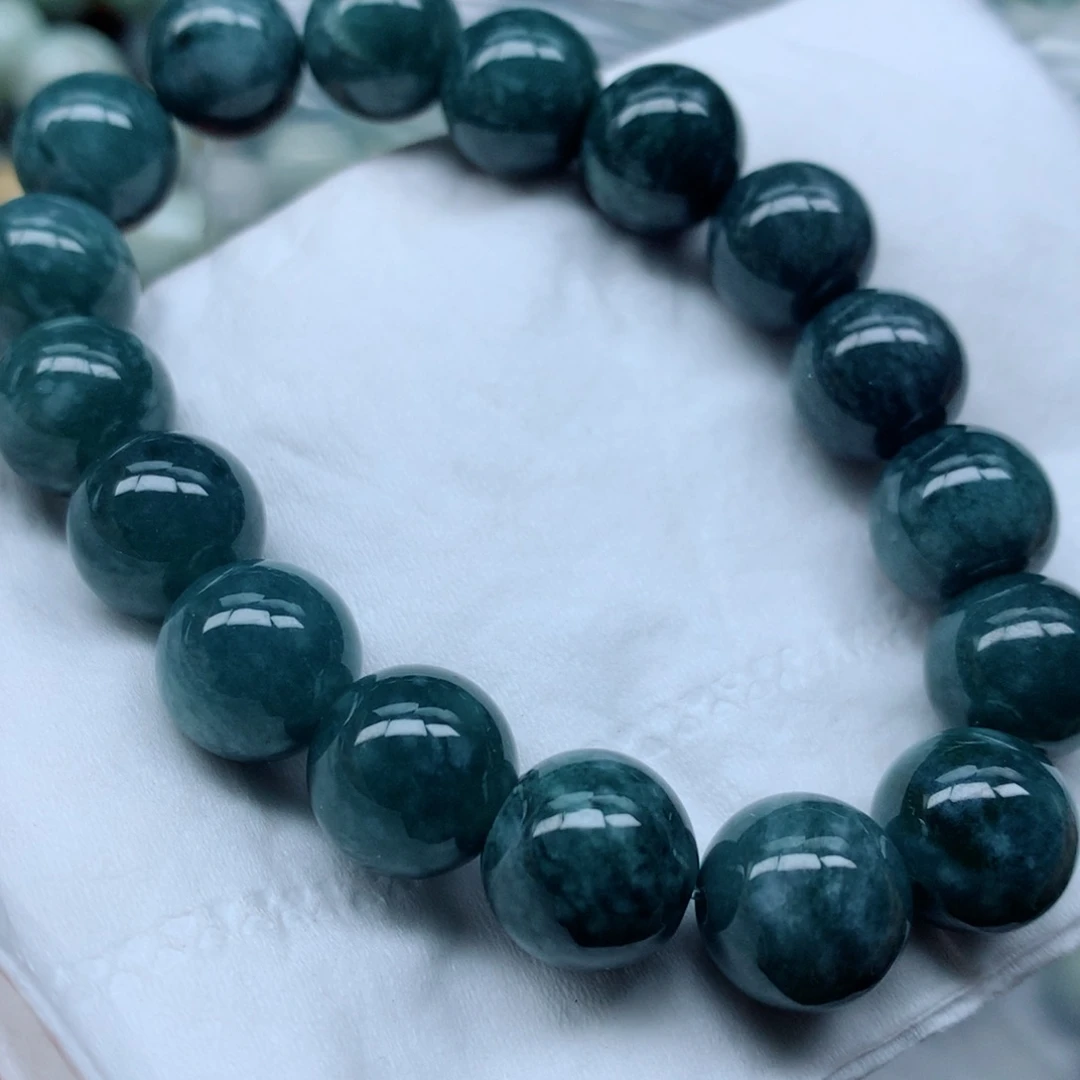 翡翠颈饰未镶嵌手串