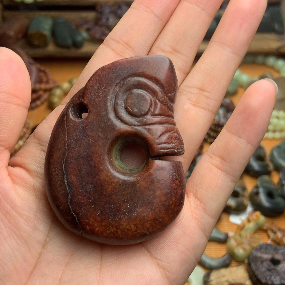 未镶嵌岫岩河磨玉（透闪石质玉）把件