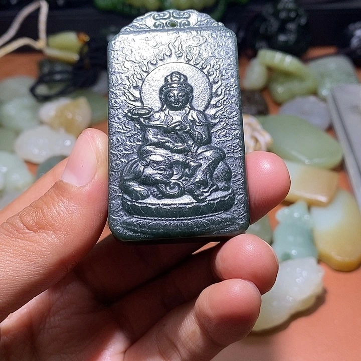 和田玉未镶嵌颈饰