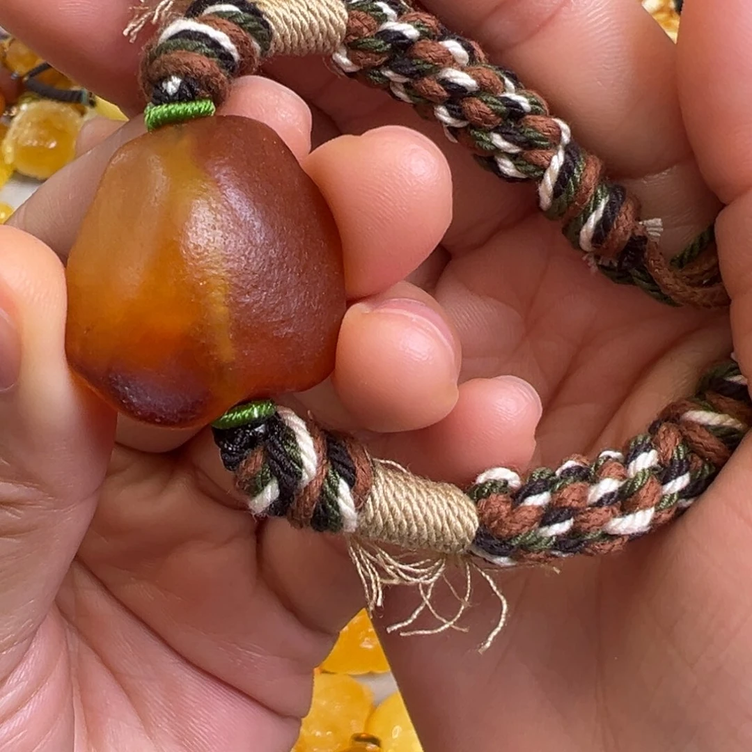 未镶嵌蜜蜡裸石琥珀