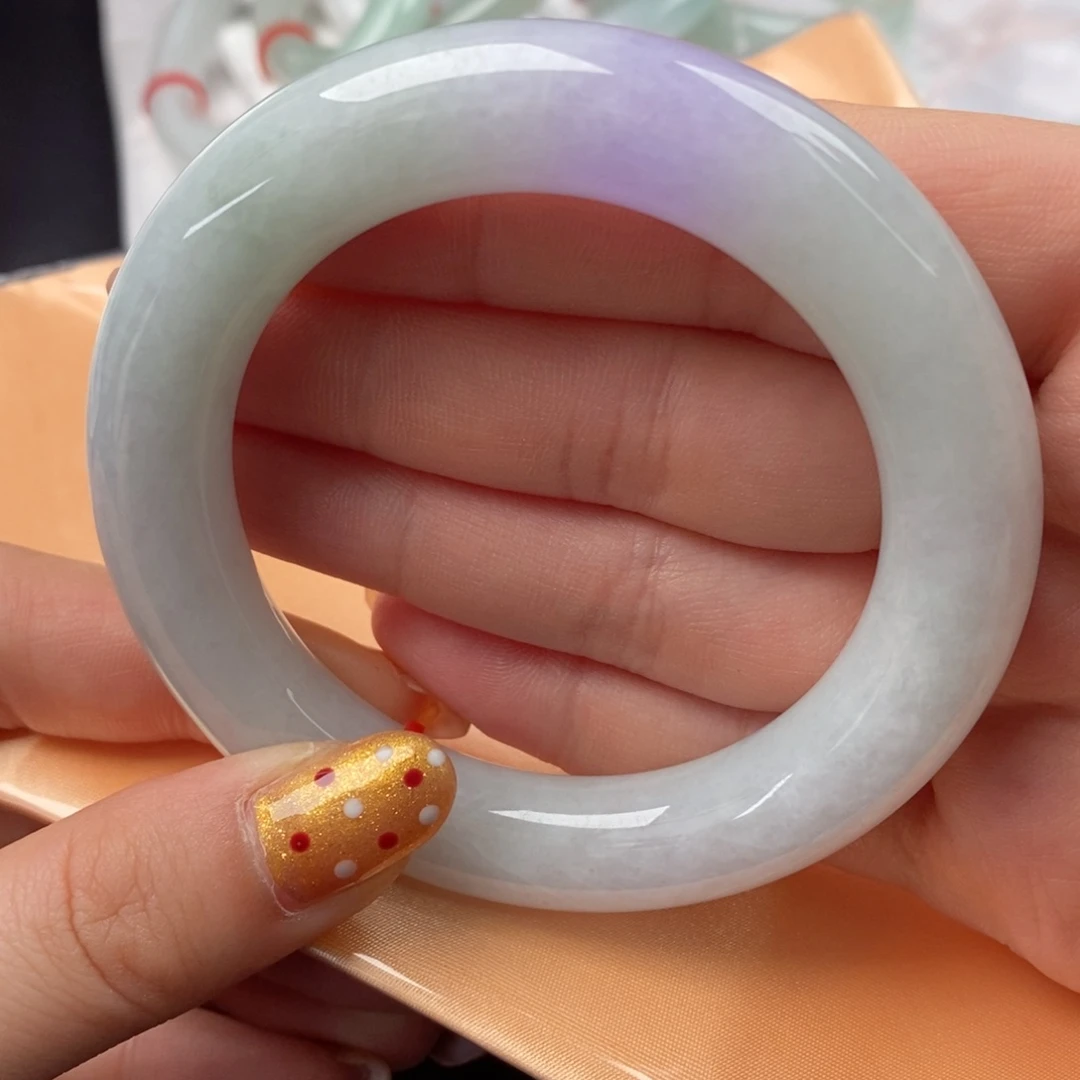 翡翠手镯未镶嵌56圆条