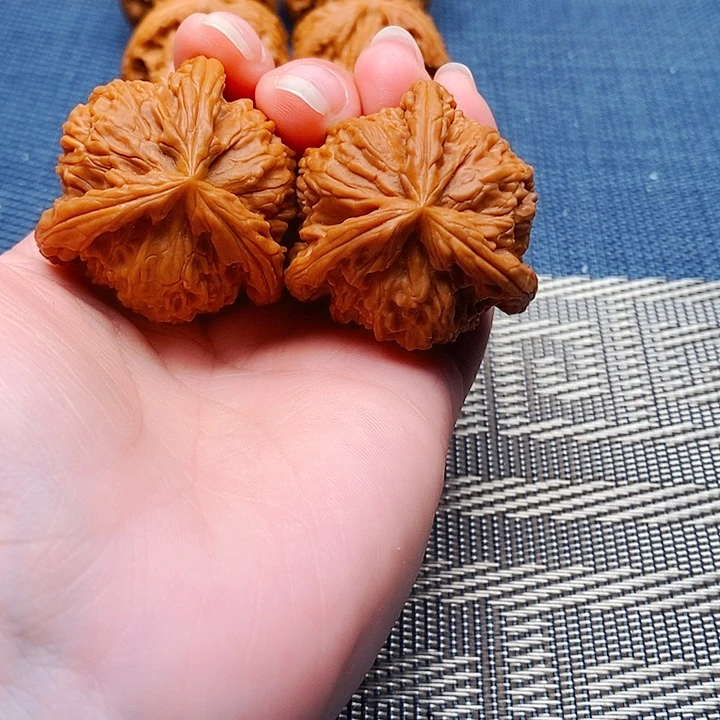 灰***虹文玩核桃吊坠三棱