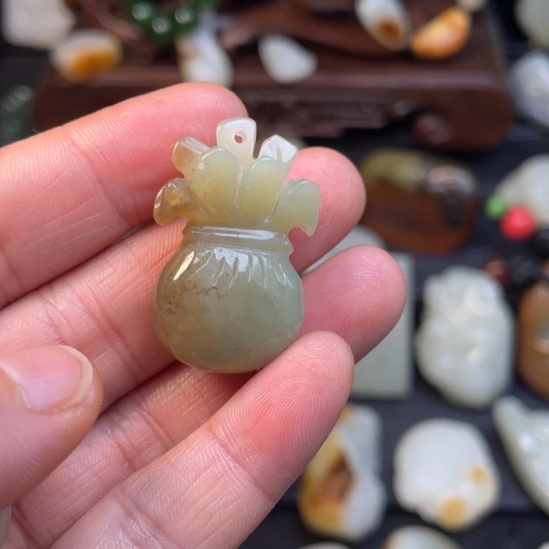 和田玉未镶嵌挂件