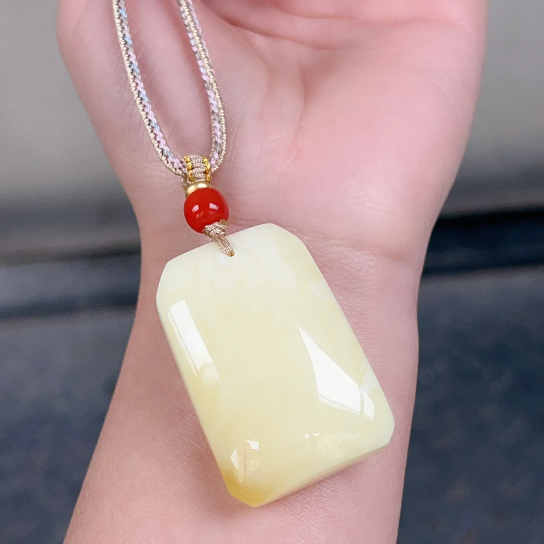 白蜡无事牌吊坠，16克，无瑕，长度43，宽度28，厚度16