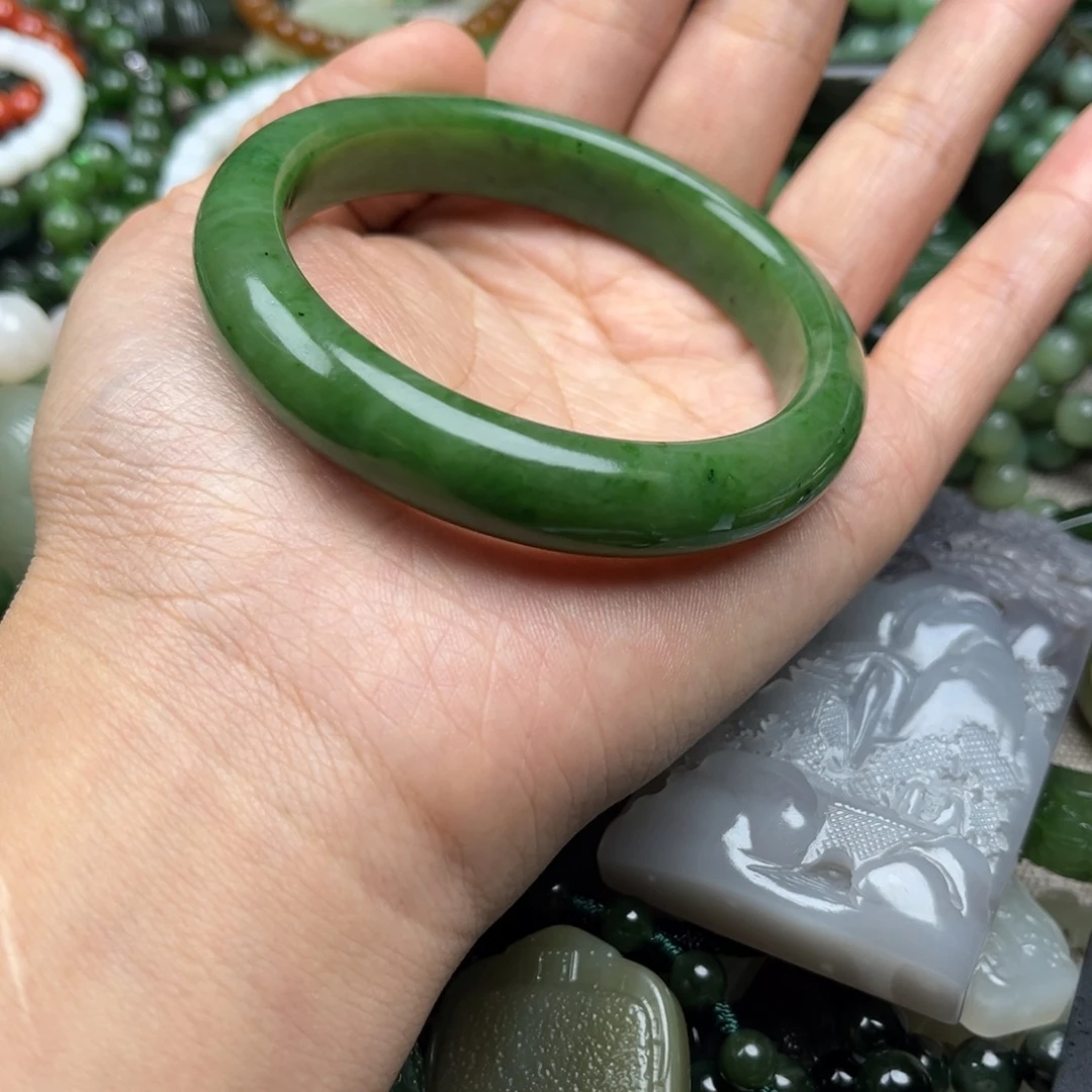 和田玉（碧玉）未镶嵌手镯56