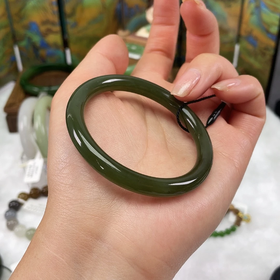 和田玉未镶嵌手镯