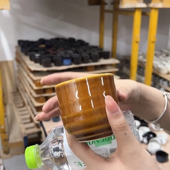 新骨瓷082微瑕曼谷棕手握握杯