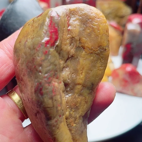 昌化鸡血石昌化田黄鸡血石