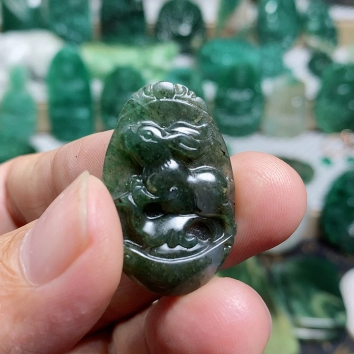 未镶嵌独山玉颈饰