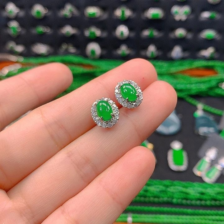 小***颈饰未镶嵌翡翠耳钉
