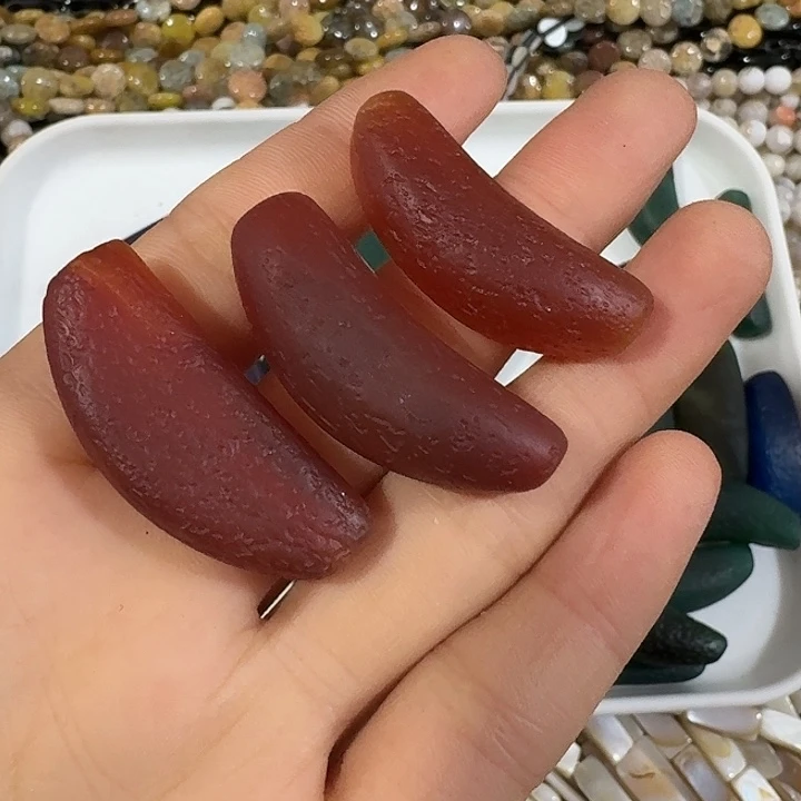 玛瑙/玉髓合金珠宝半成品一个红色大孔月亮
