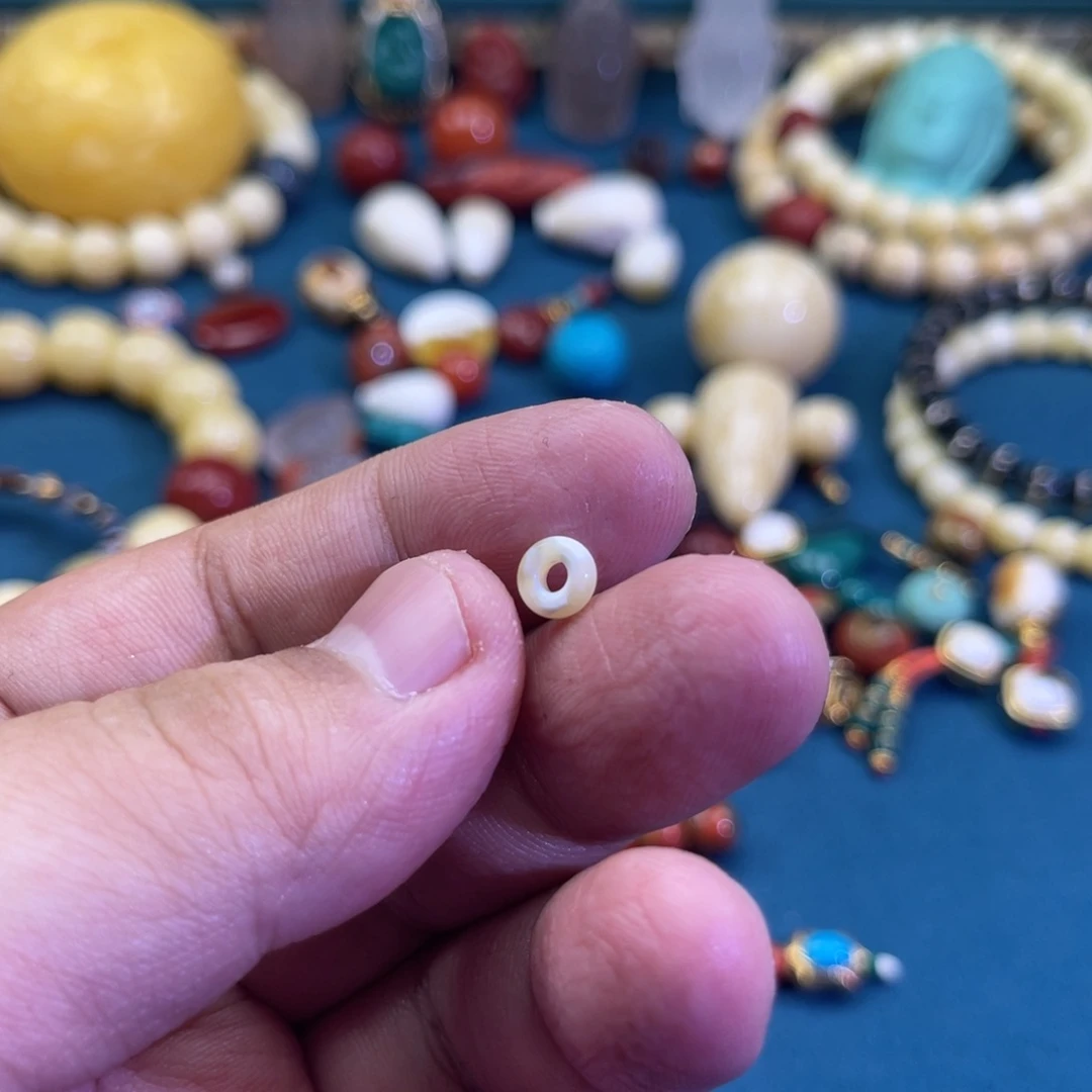 琥珀未镶嵌珠宝奇石5