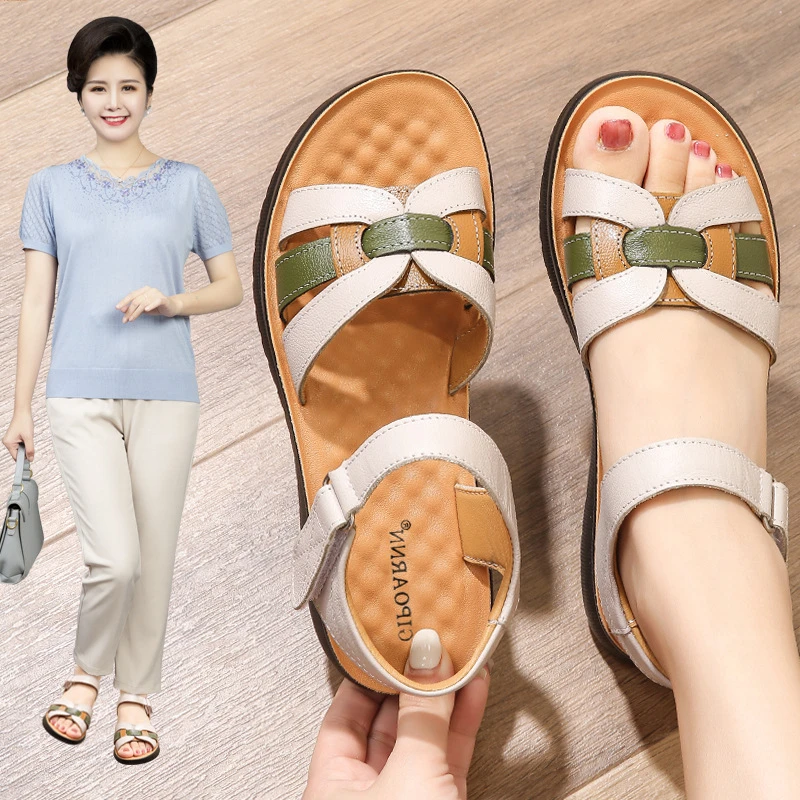 Yy妈妈凉鞋新款夏季防滑软底时尚平底中年人闰月真皮中老年女鞋