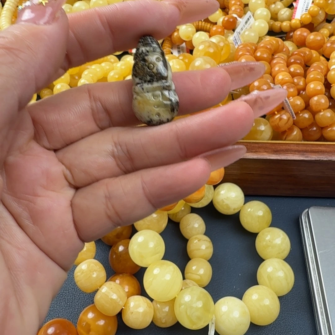 琥珀未镶嵌珠宝奇石