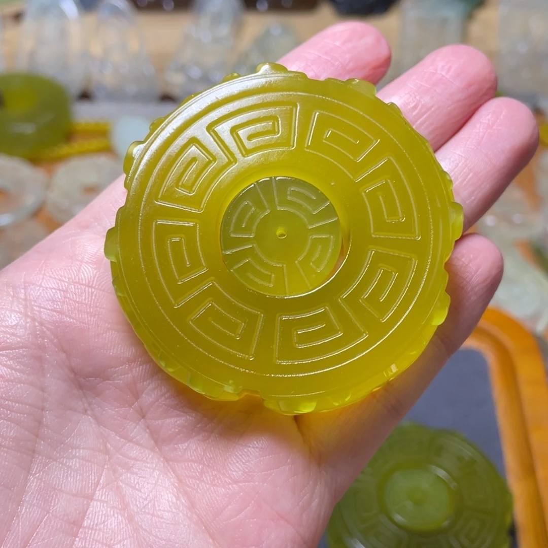 蛇纹石玉手把件未镶嵌茶**光
