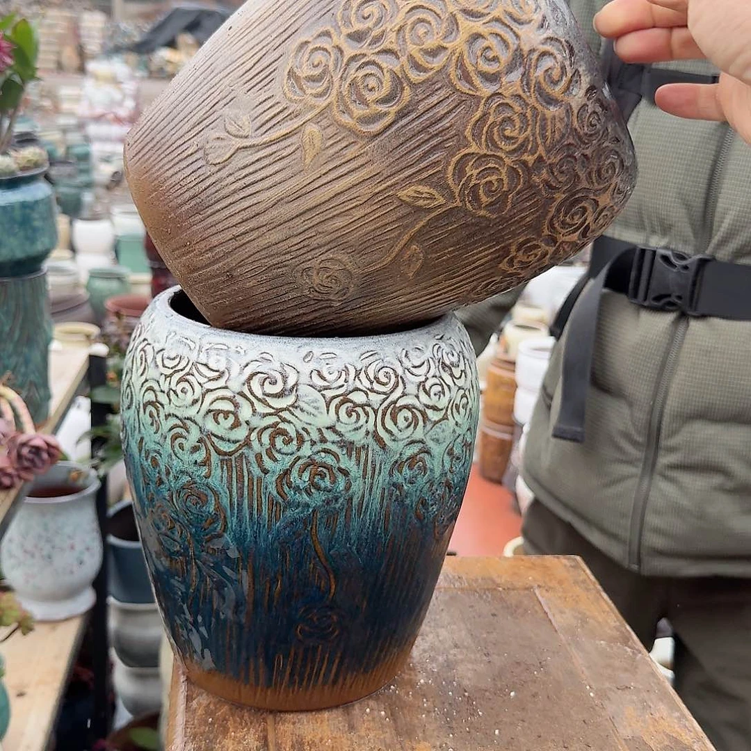 紫砂花盆口16高23（两个玫瑰花窝口胡巴