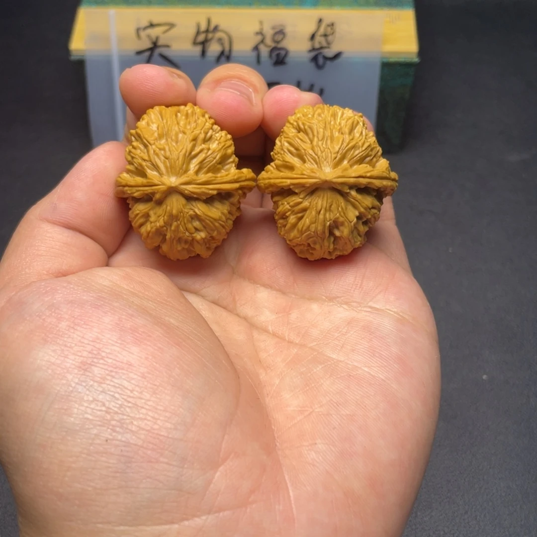 文玩核桃把件三角白