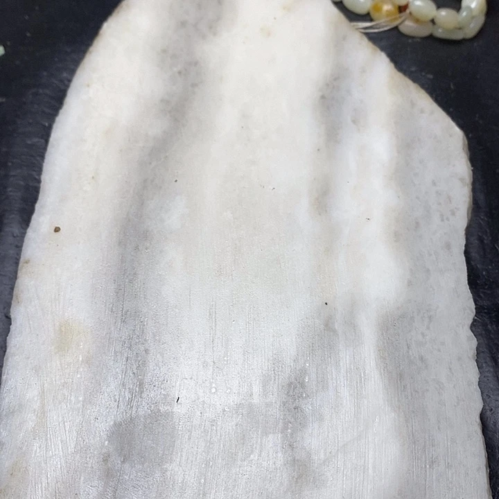 和田玉未镶嵌耳饰