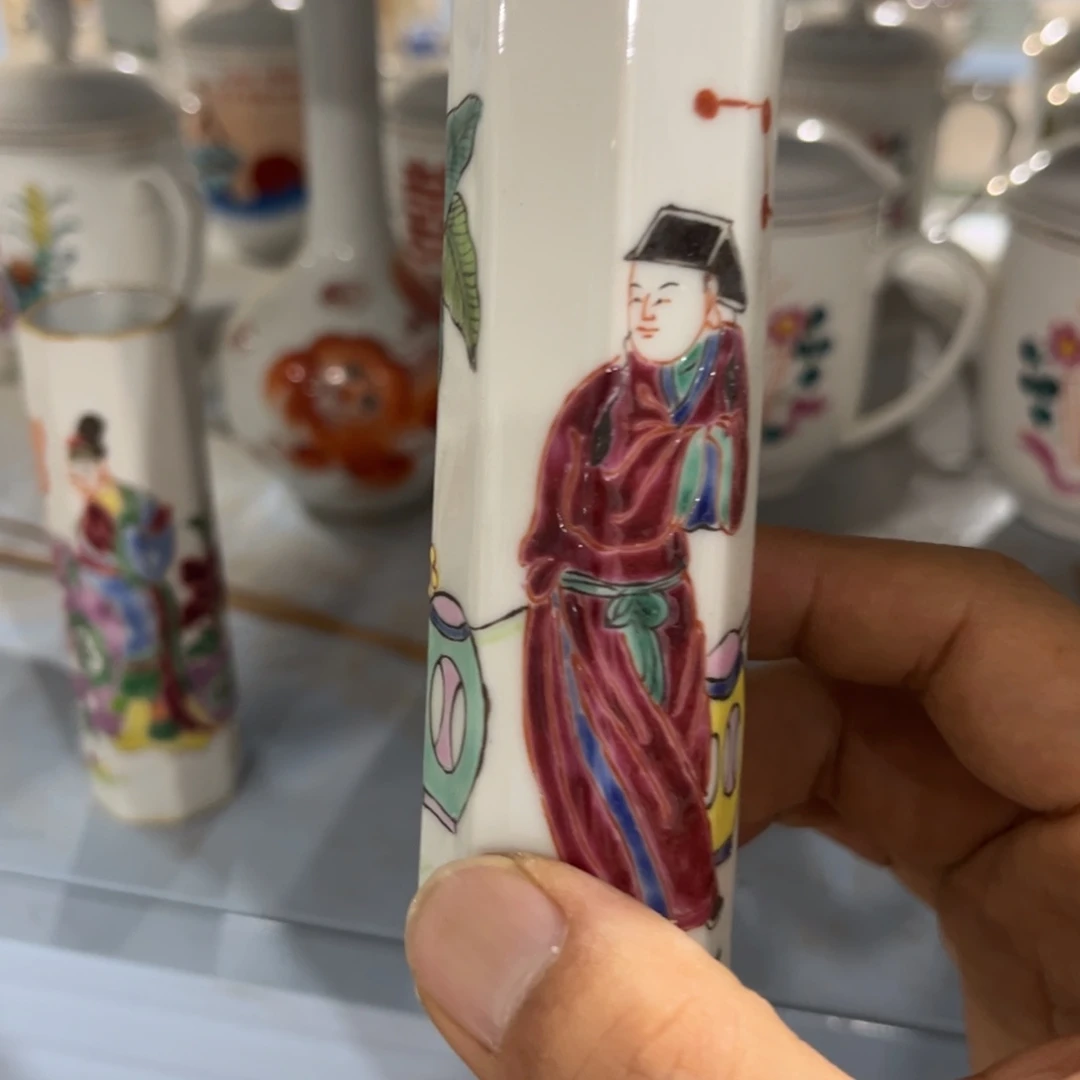 盖碗摆件等各种工具进行操作