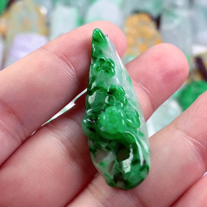 吊坠(不含链)未镶嵌翡翠