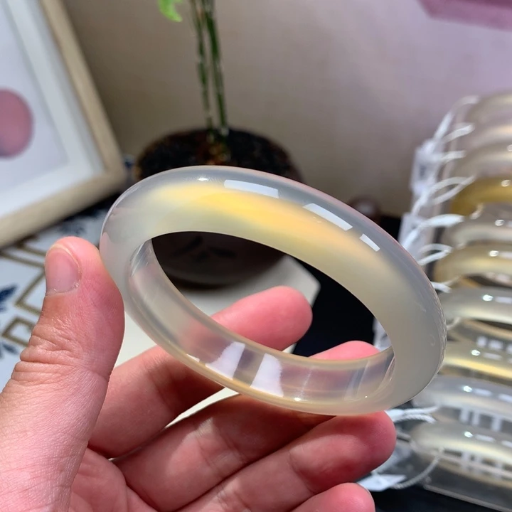 手镯玛瑙/玉髓未镶嵌