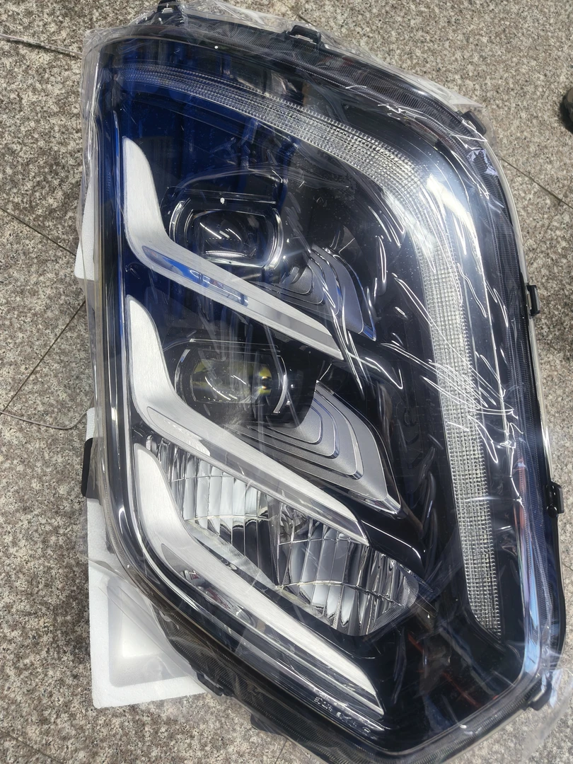 原厂J6V大灯