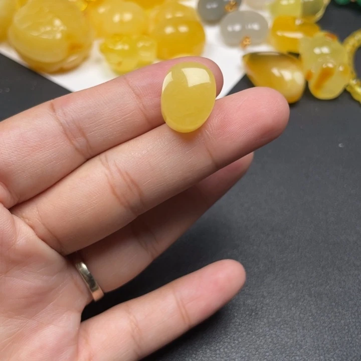 琥珀未镶嵌裸石蜜蜡