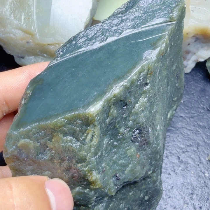 和田玉（糖玉）未镶嵌珠宝奇石