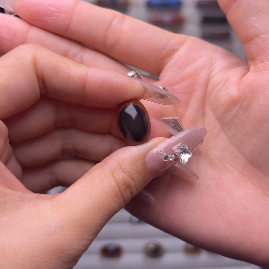 胡***杨玛瑙/玉髓未镶嵌颈饰