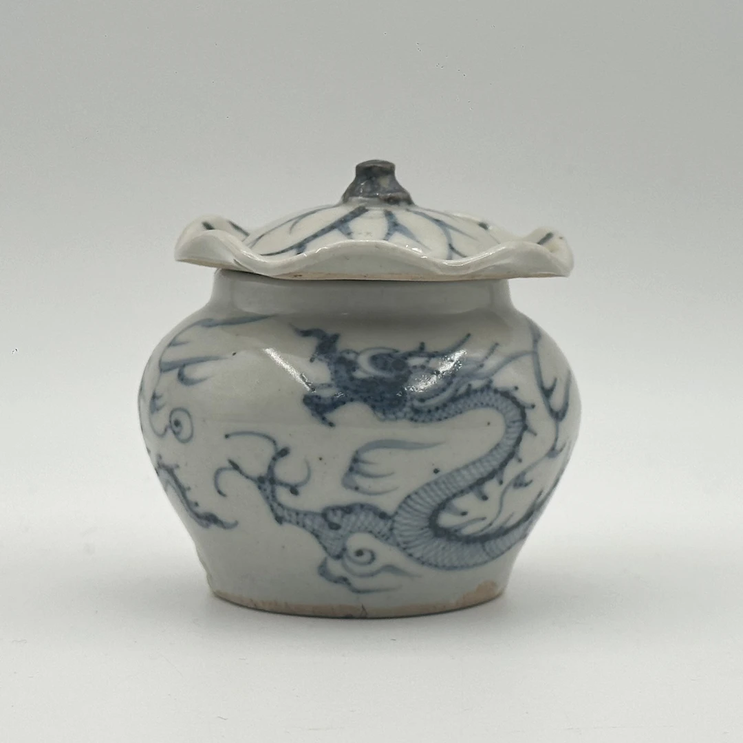 1836 明代青花龙纹荷叶盖罐