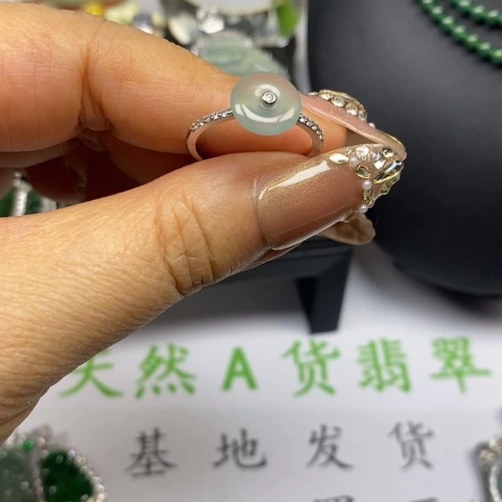 翡翠未镶嵌耳饰翡翠未镶嵌戒指