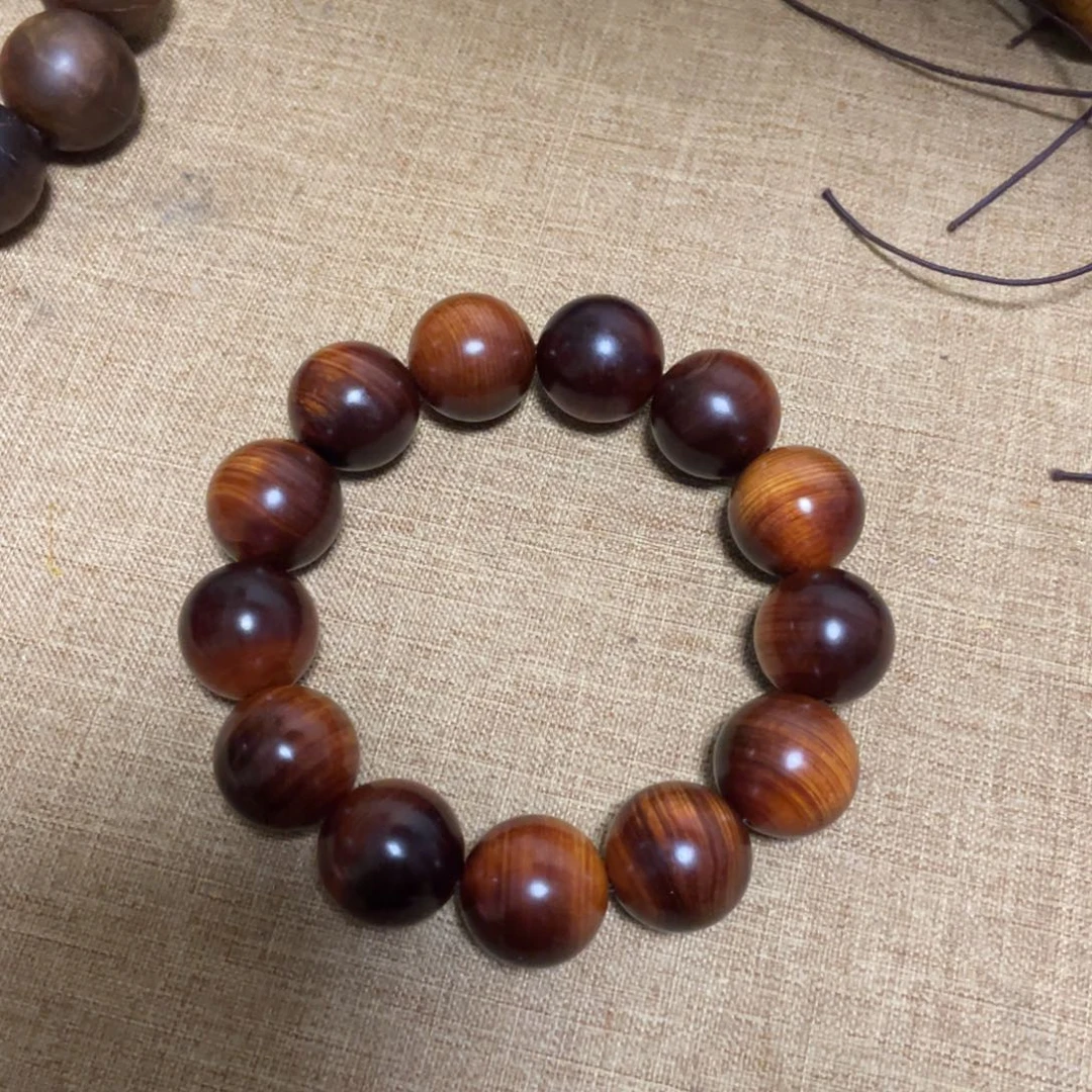 柏木（崖柏）其他橙**贝1.8巫溪陈化黑油微瑕