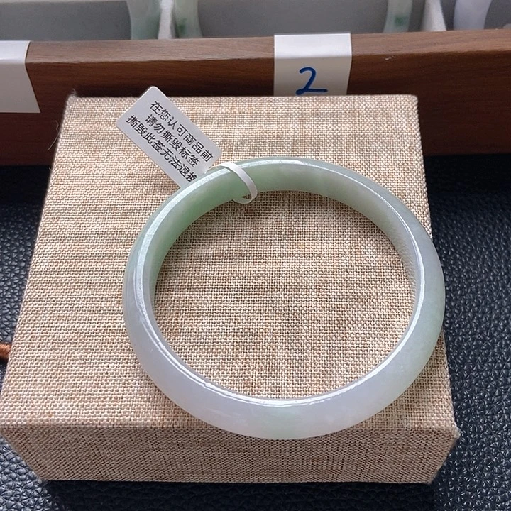 翡翠未镶嵌手镯19