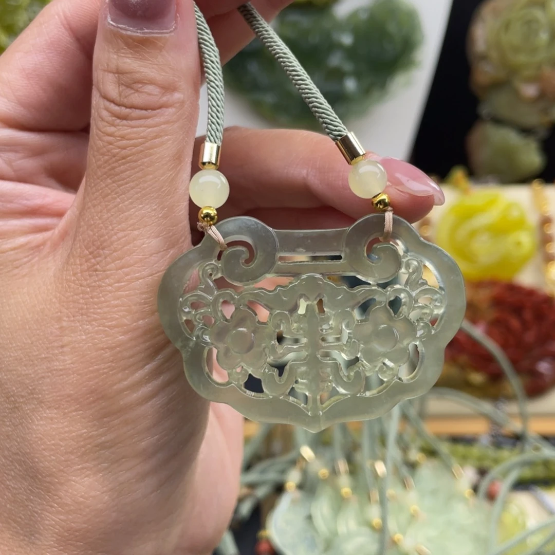 蛇纹石玉未镶嵌颈饰下***敌