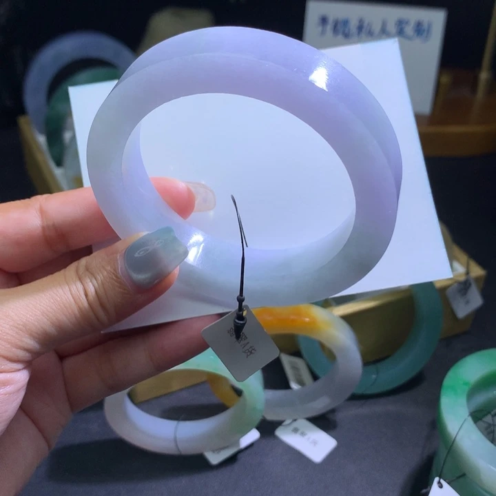 未镶嵌翡翠手镯定制翡翠