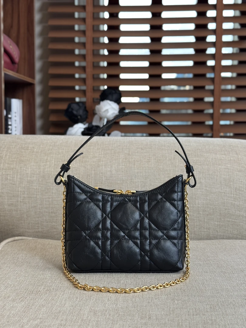 【麦芽甄选】头层小羊皮藤格纹法棍包链条新款腋下包单肩斜挎包包