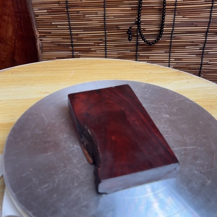 大叶紫檀（黑酸枝木类）