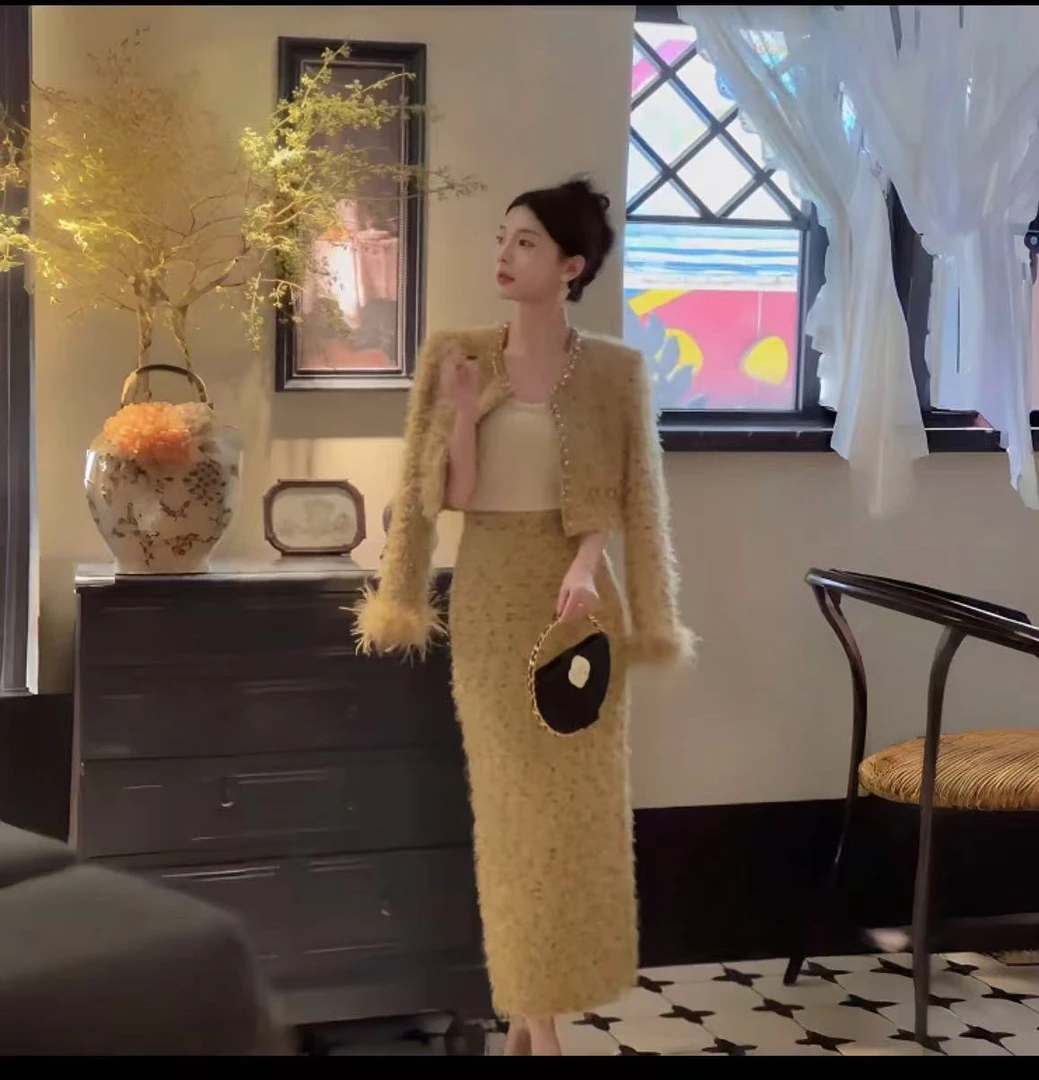 2025小香风气质时尚加棉加厚百搭鸵鸟毛拼接套装女长款秋冬两件套