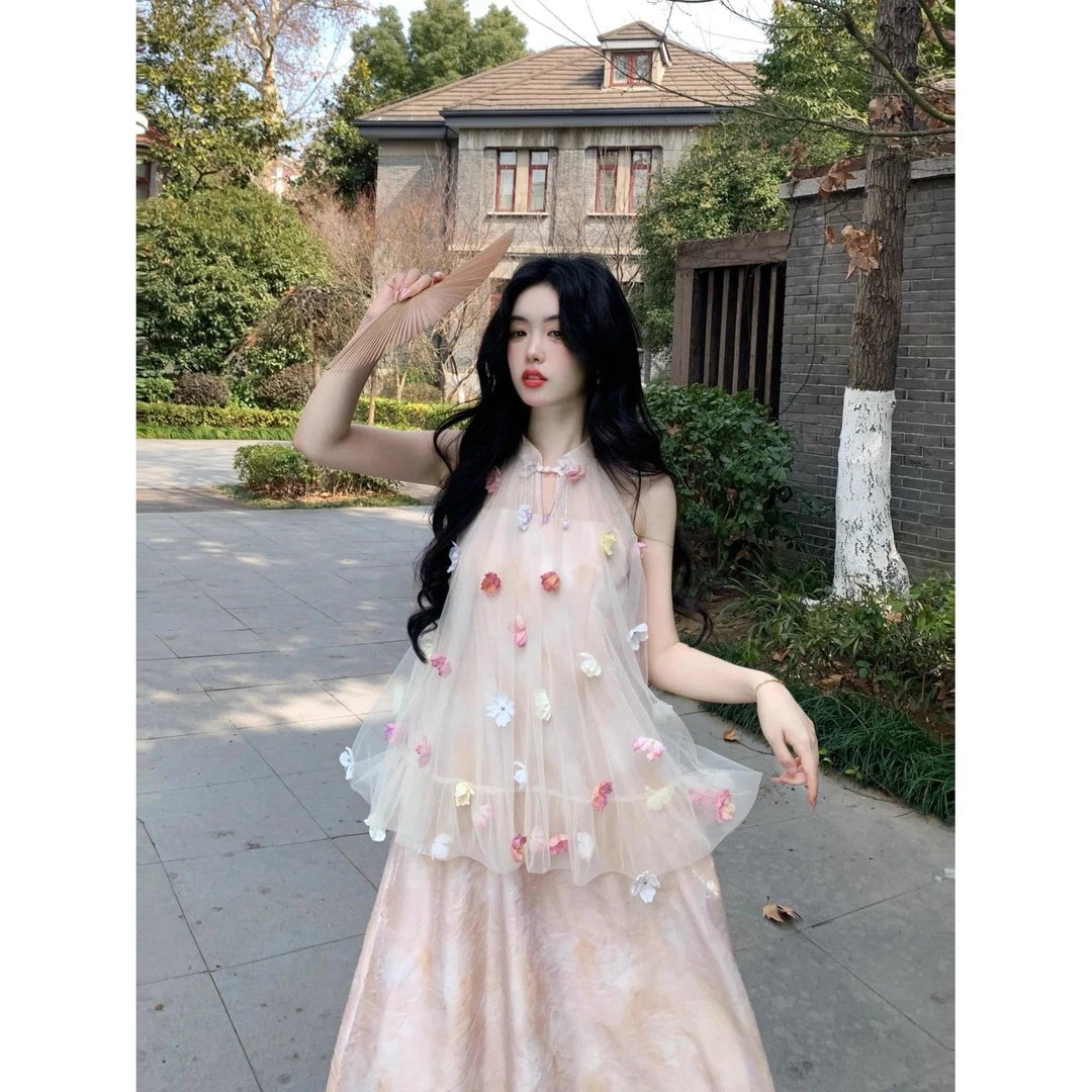 法式设计感立体花朵网纱挂脖上衣女夏季新中式时尚半身裙两件套