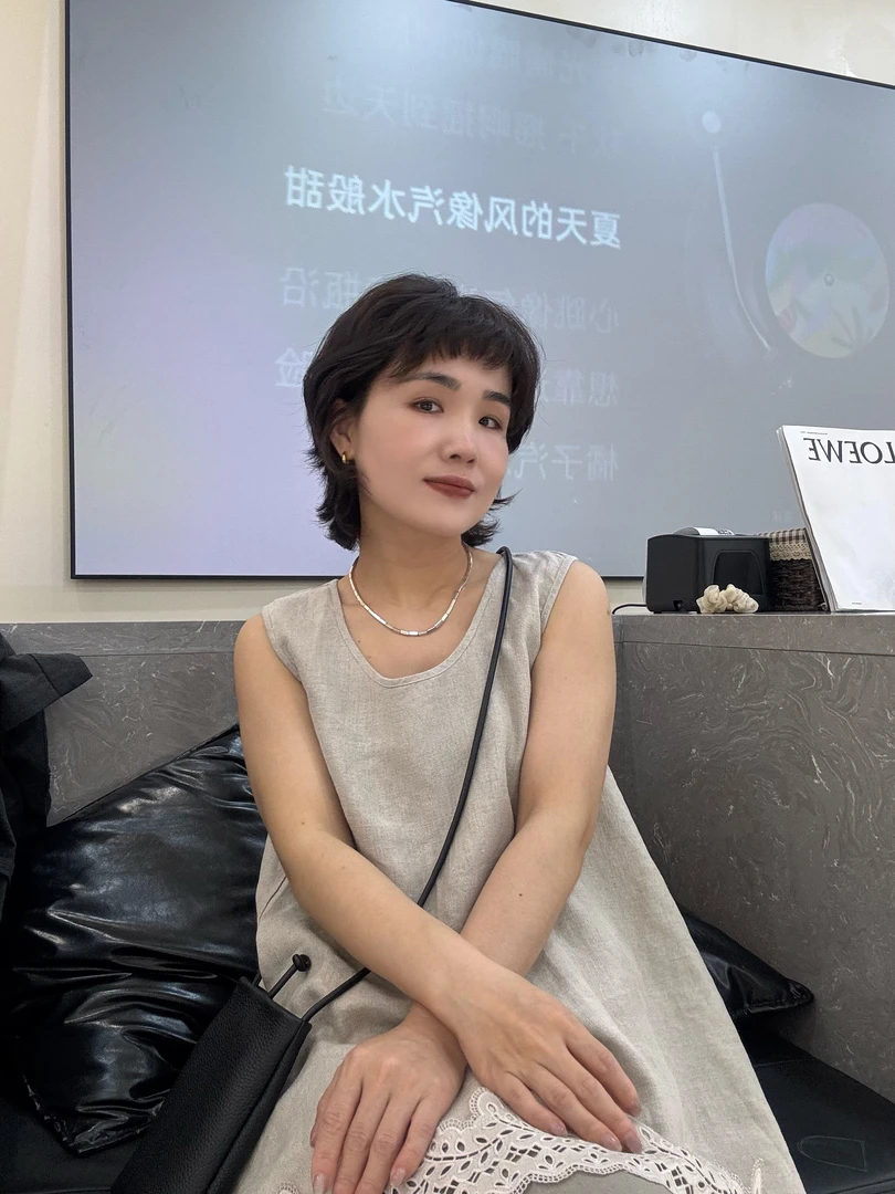 无袖中长款亚麻裙