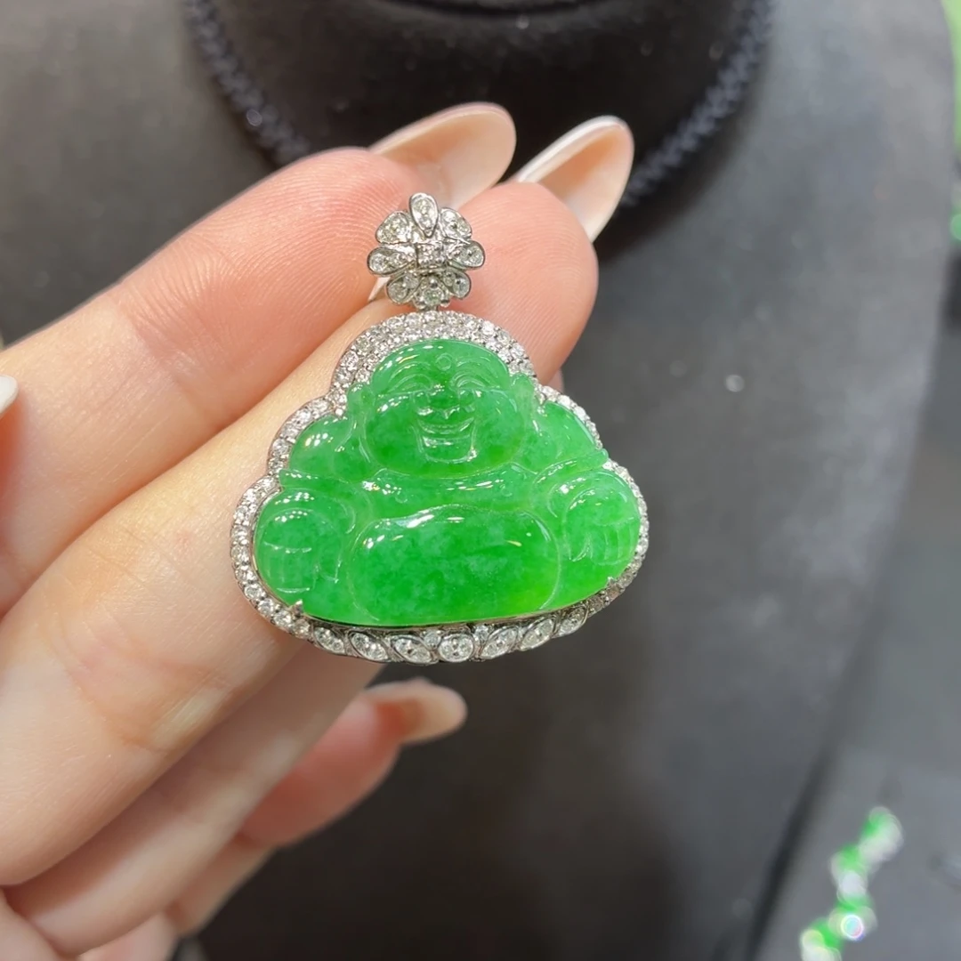 翡翠18K金镶嵌颈饰