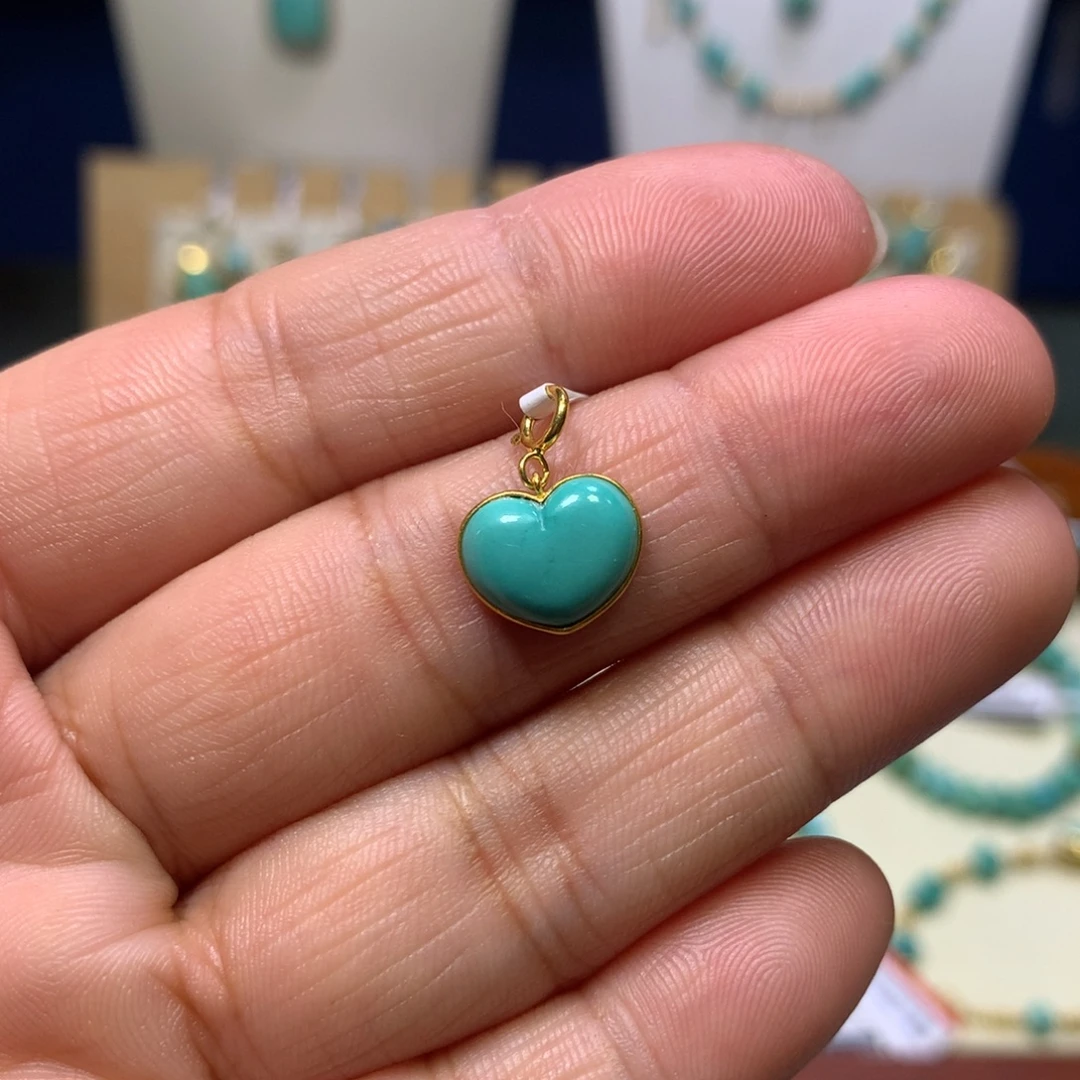 绿松石18K金镶嵌挂件