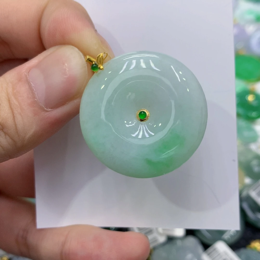 翡翠18K金镶嵌颈饰翡翠