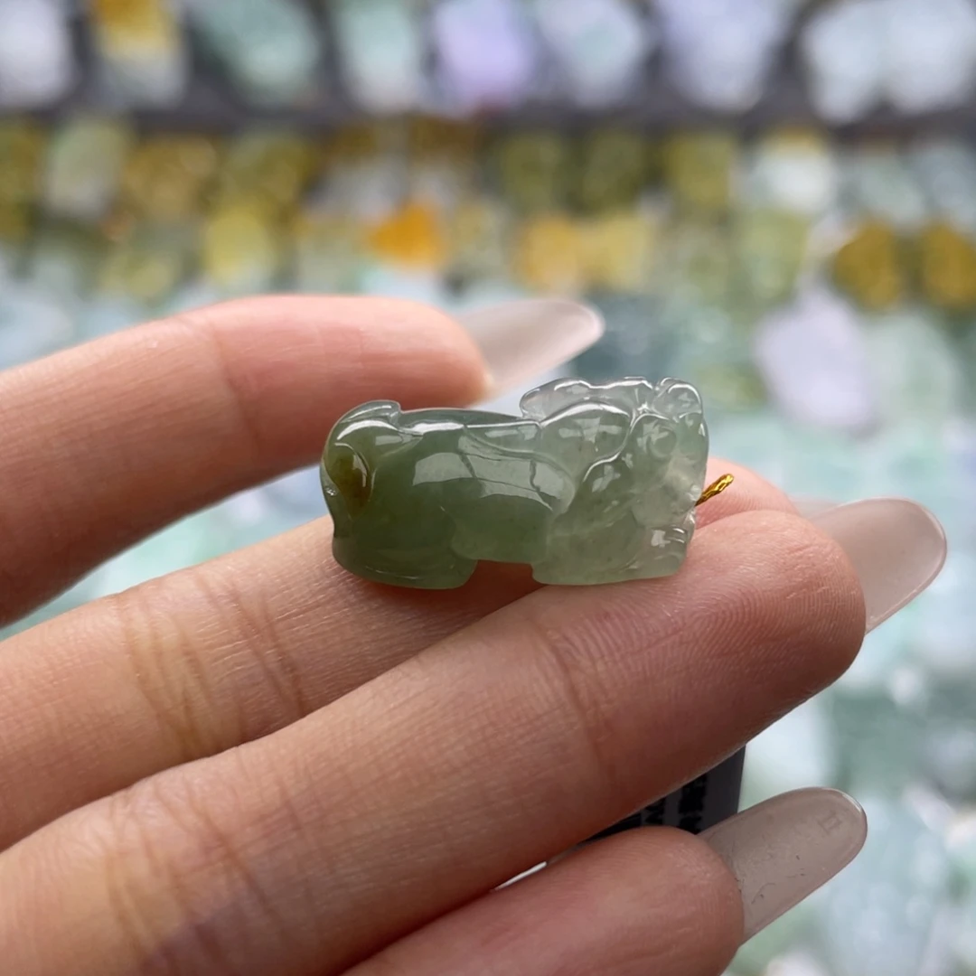 颈饰未镶嵌翡翠貔貅