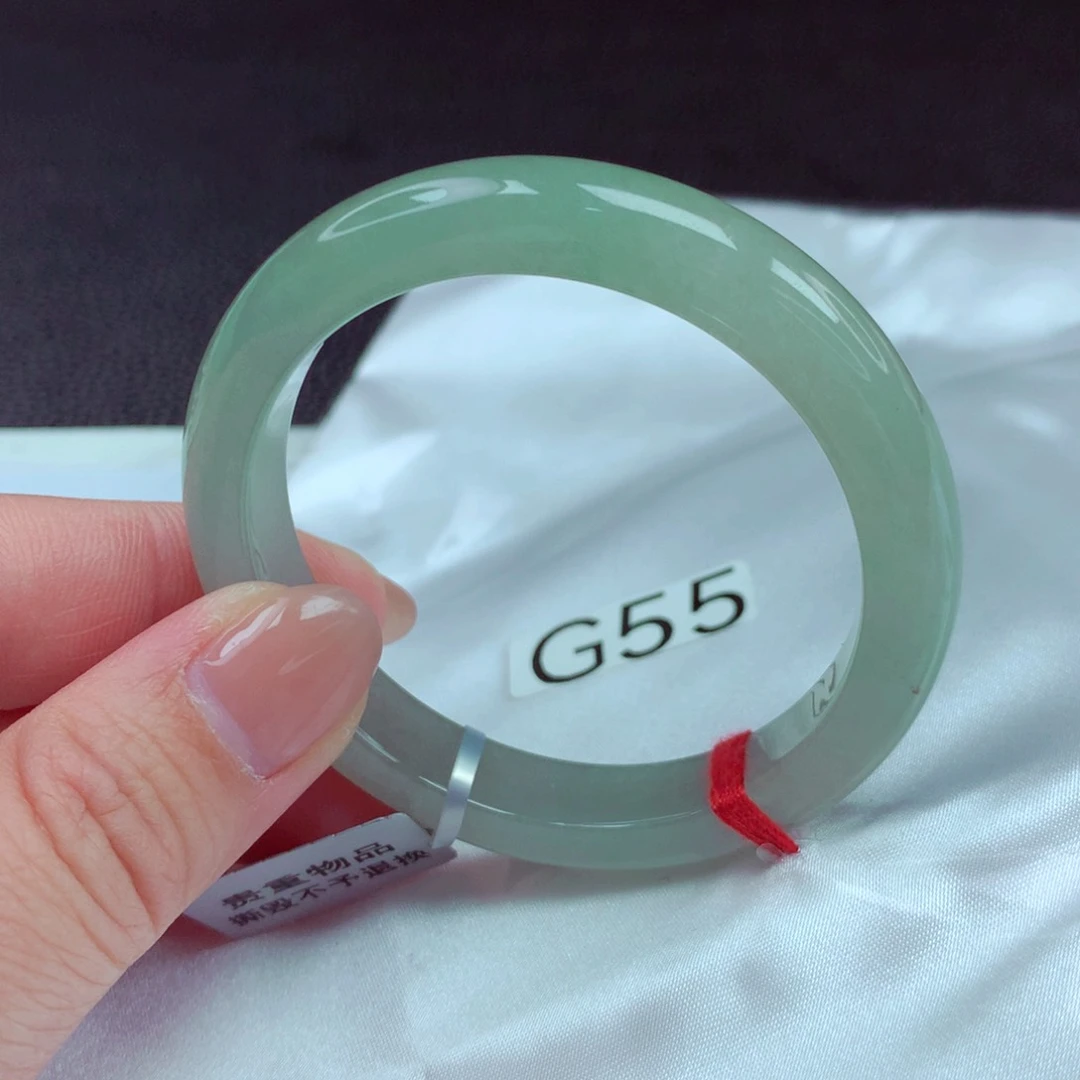 翡翠手镯未镶嵌手镯88