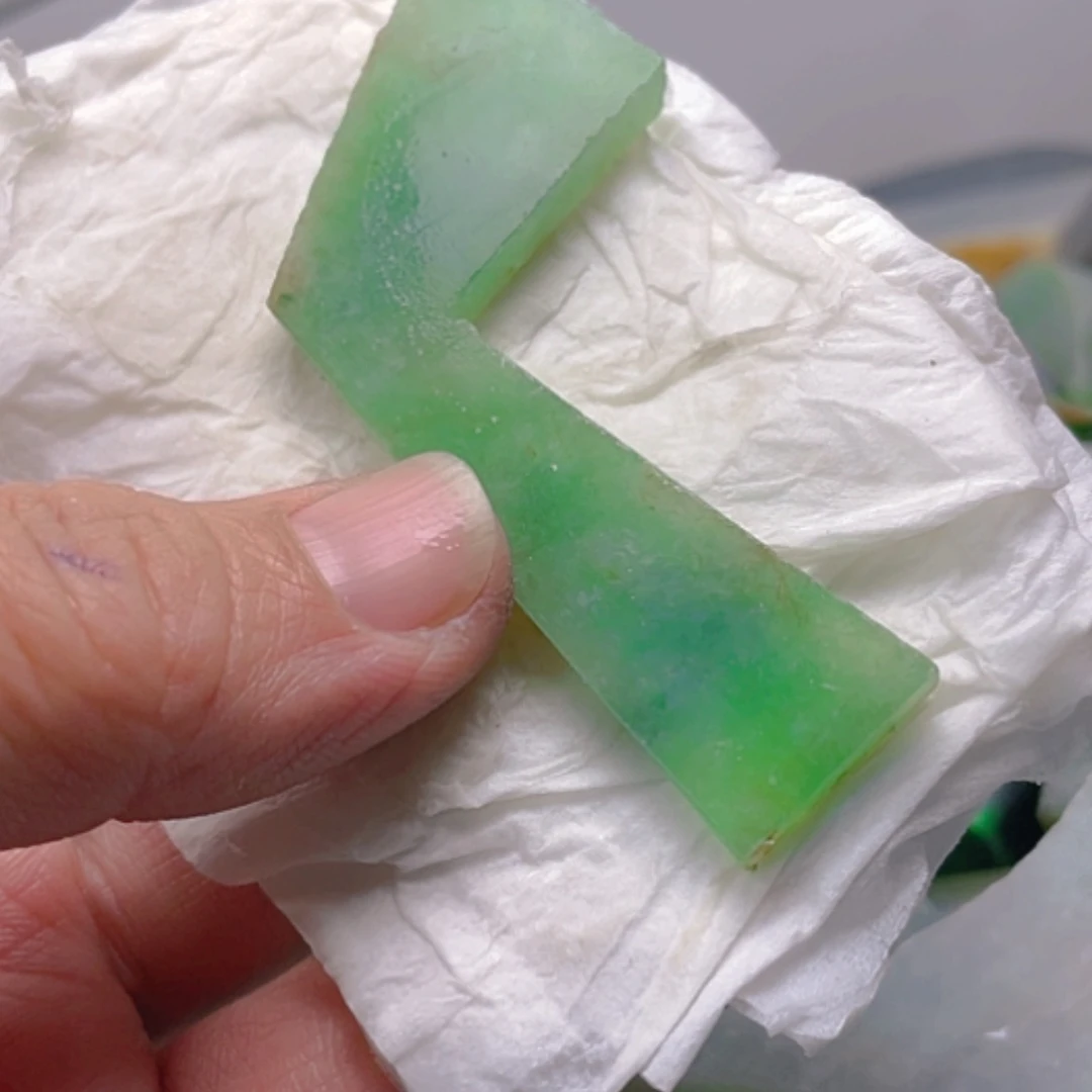 【闪购商品】翡翠颈饰未镶嵌阿*